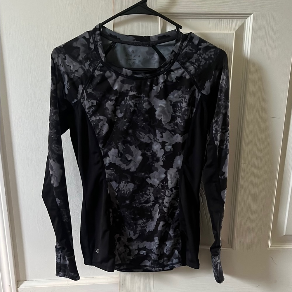 Athleta Black Fitted Graphic Workout Top